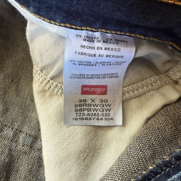 Wrangler cut off Jeans - Picture 3 of 3